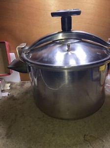Old Vintage Cocotte Minute Aluminium Presure SEB 4L Série