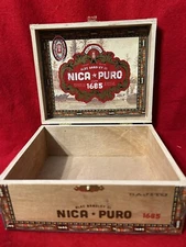 Nica Puro wooden cigar box with latch