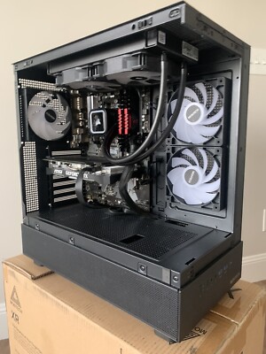 Gaming / editing pc, black fish tank design with water cooler