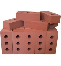 30 (dreißig) x lebensgroße Schaumstoffziegel Set für Kinder. Indoor/Outdoor Play. Nagelneu.