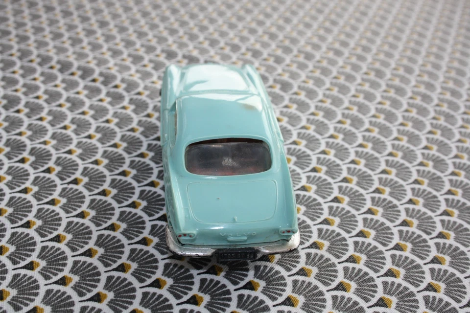 Voiture miniature Norev plastique Volvo P 1800 Coupé au 1/43 - Photo 3/4