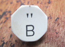 Oliver Typewriter #9   B  Key   Antique Part Vtg  Keytop thumbnail