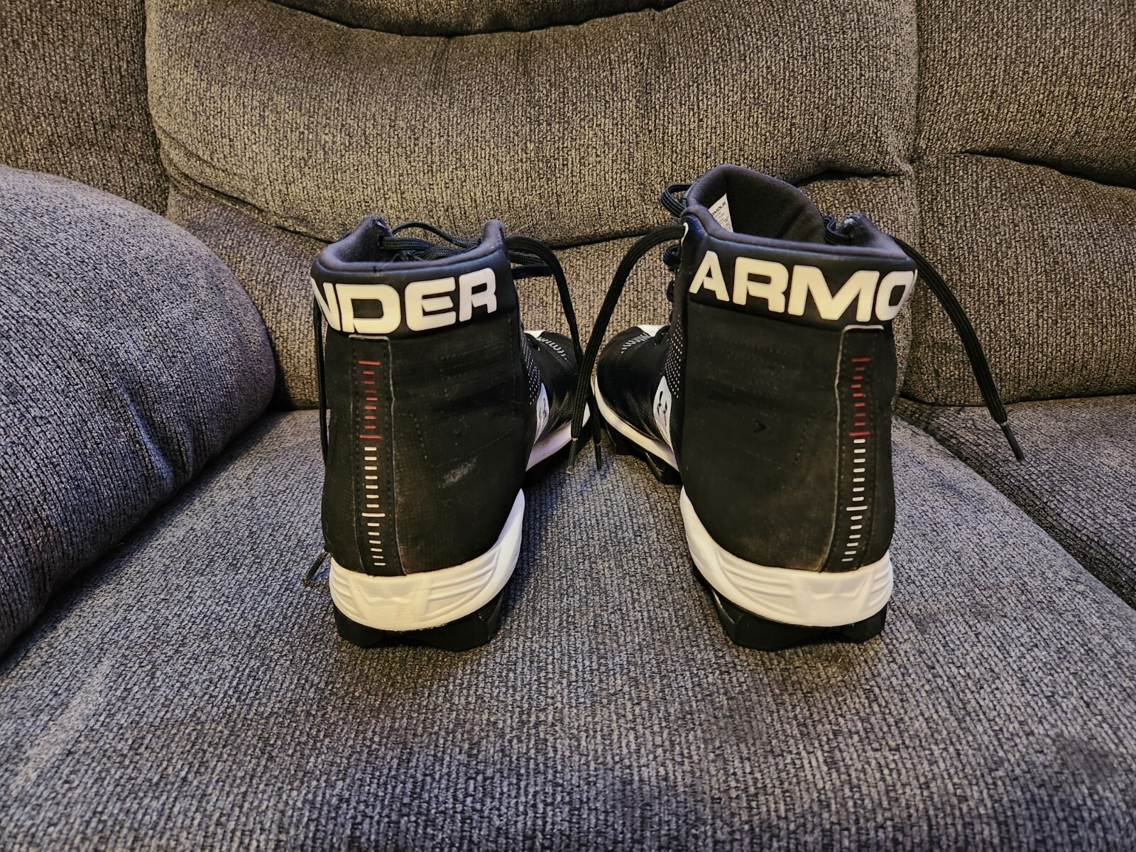 Under Armour Mens Size 11 Football High Top Cleats UA Renegade RM