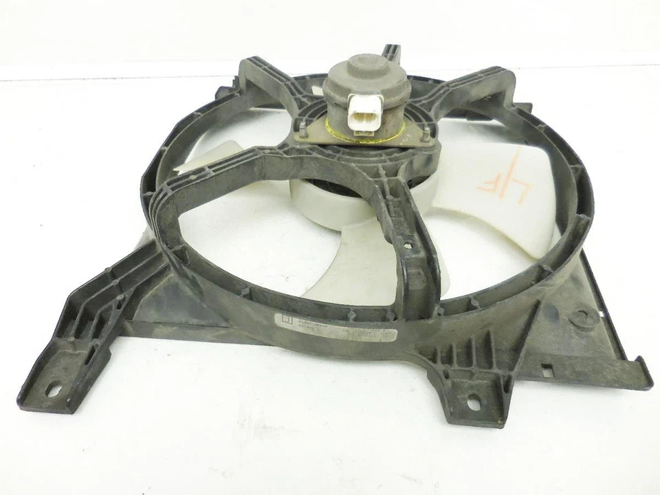 Nissan Sentra 1995-1996 1,6 L CA condensador ventilador de refrigeración motor y cubierta 214834B200 Foto 4 de 4