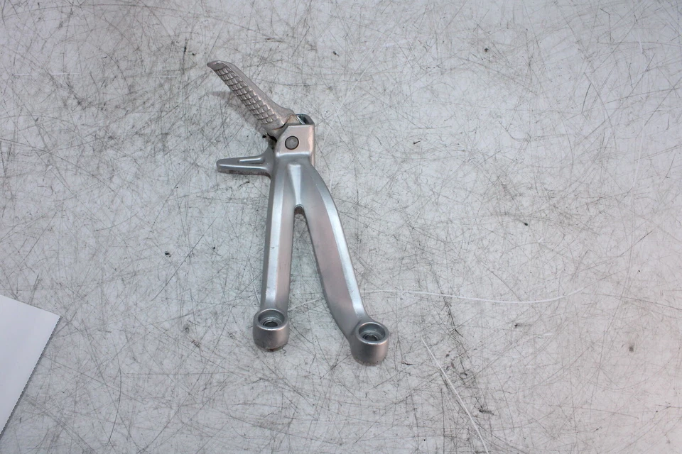 Clavija de pasajero trasera izquierda suzuki gsxr600 01-03 43700-35f00 Foto 2 de 4