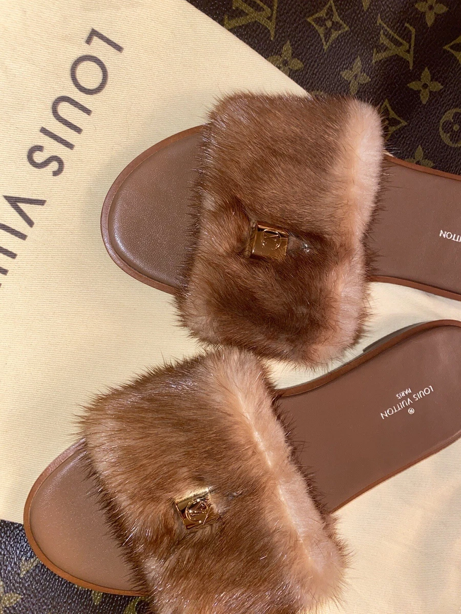 LOUIS VUITTON Mink Fur Lock It Flat Mule 40 Beige 586467