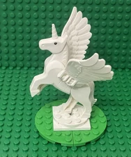LEGO Unicorn Pegasus White Horse Feathers Wings,Round Base Stand With Turntable