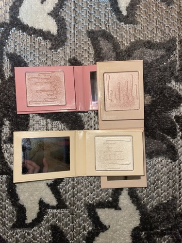 KYLIE COSMETICS PRESSED ILLUMINATING POWDER