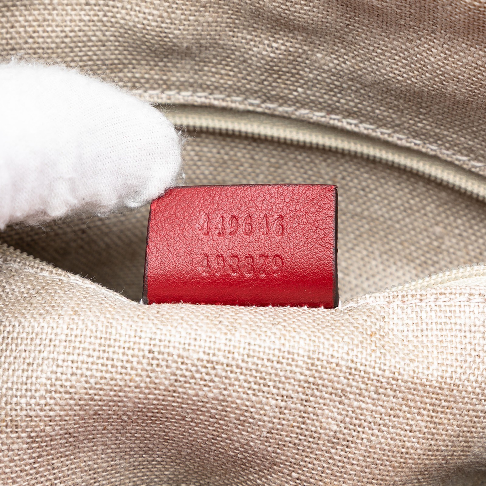 Authenticated Gucci Medium Microguccissima Red Ca… - image 5
