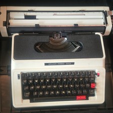 Silver-Reed Portable Manual Typewriter, Vintage Steel Made in Japan thumbnail