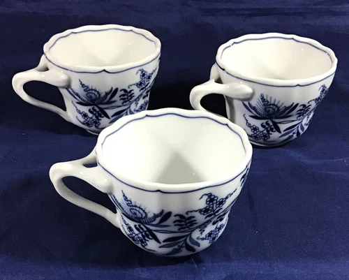 3 Vintage Blue Danube Blue Onion Coffee Mugs Cup Tripod Handles