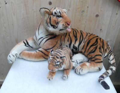 26841. Grosser Tiger  mit Baby Tiger  Stofftier Plüschtier Uni-Toys   80 cm