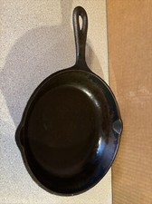 No 5 Cast Iron 8 1/8โ Skillet Made in the USA Well Used