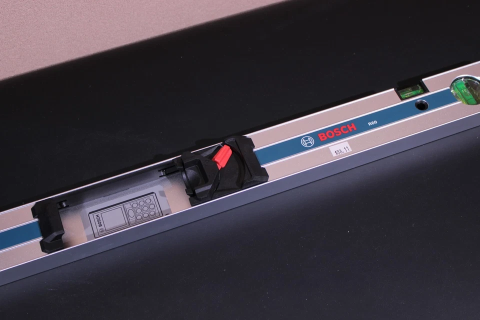 Bosch R60 Professional Digital Level for GLM80 and GLM100C laser distance - Image 4 of 4