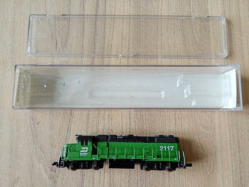 Luces Burlington Northern 2117 realistas calibre N 7846 GP38-2 en caja original  | Zustand: Used