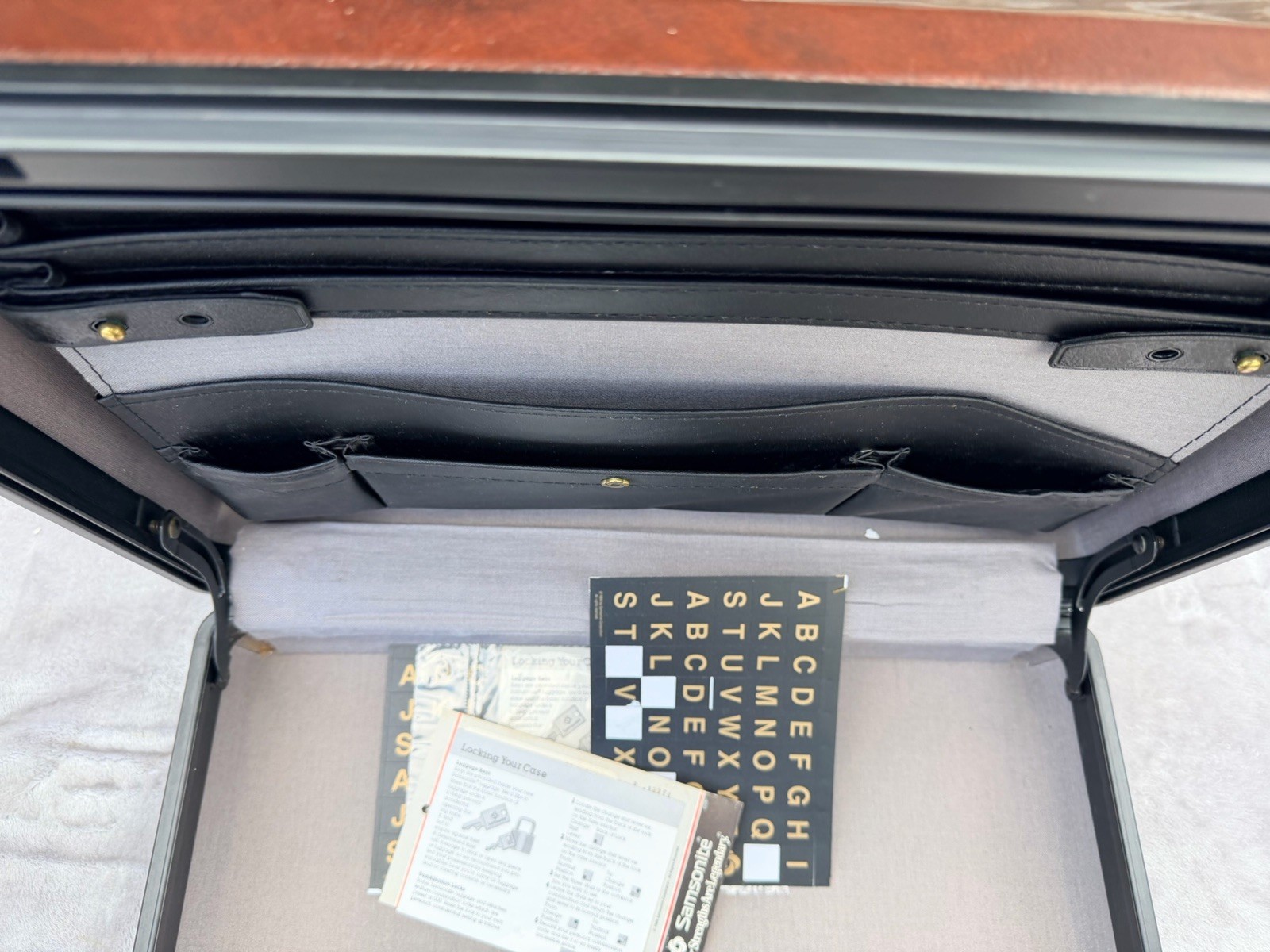 Brown Samsonite  Hard Shell Combination Lock Brie… - image 7