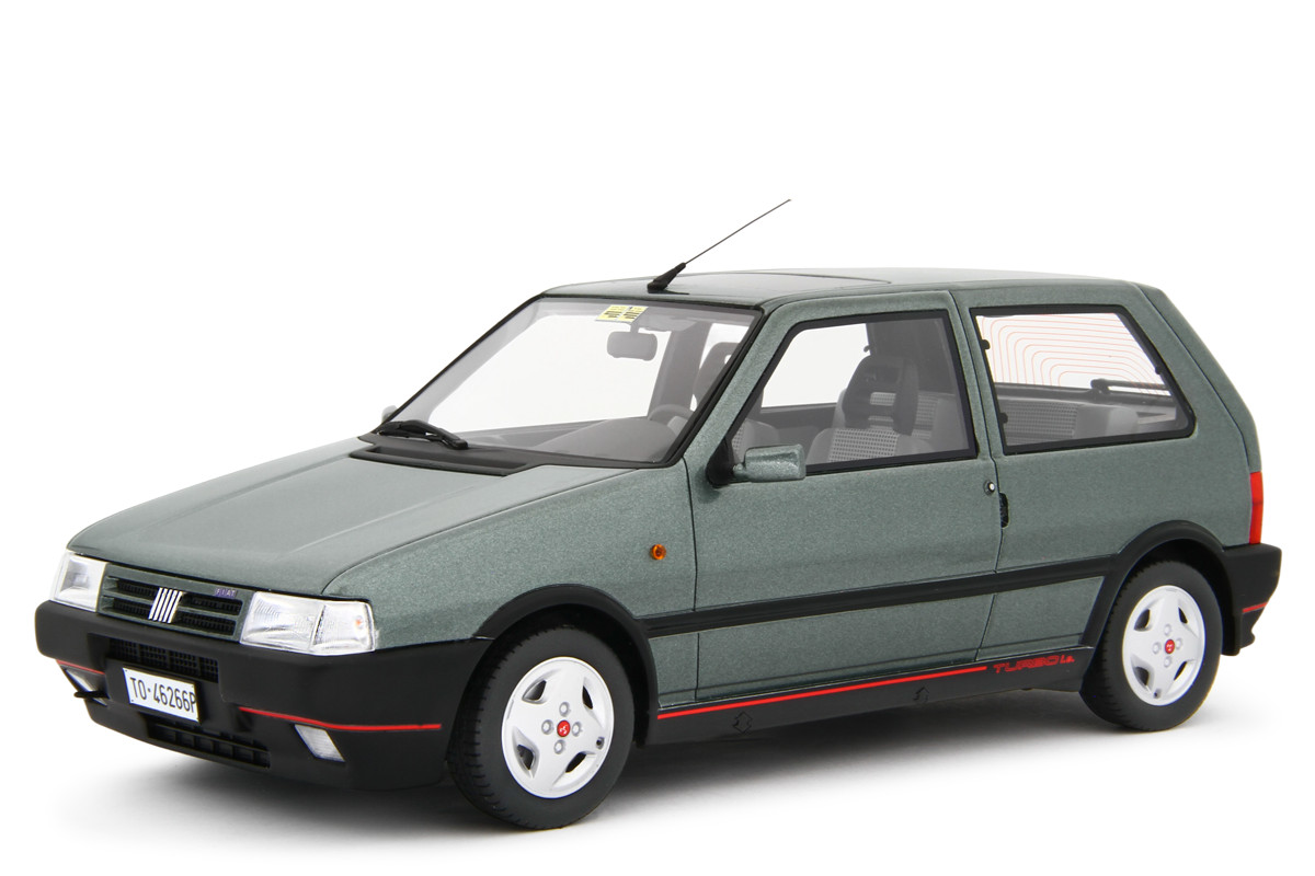 Voiture miniature Fiat Uno Turbo 1:18 résine haut de gamme
