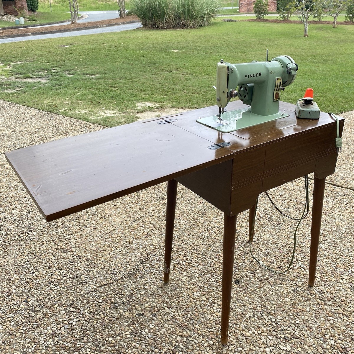 Vintage 1960s singer sewing machine 185j W Foot Pedal (Does Not