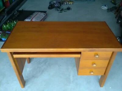 Small Pine Office Desk Desks Gumtree Australia Logan Area