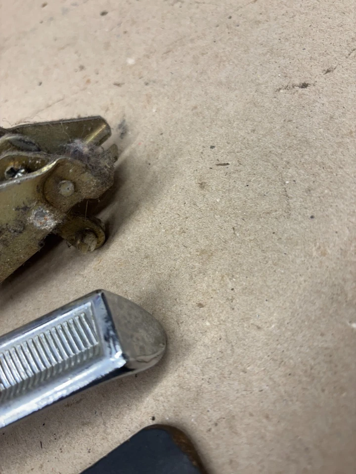 Juego de palancas de pestillo de puerta Bronco 1980-1997 Ford f150 f250 f350 par metal usado Foto 2 de 4