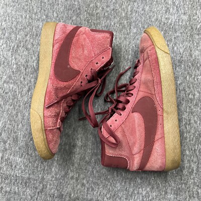 red bottom nike blazers