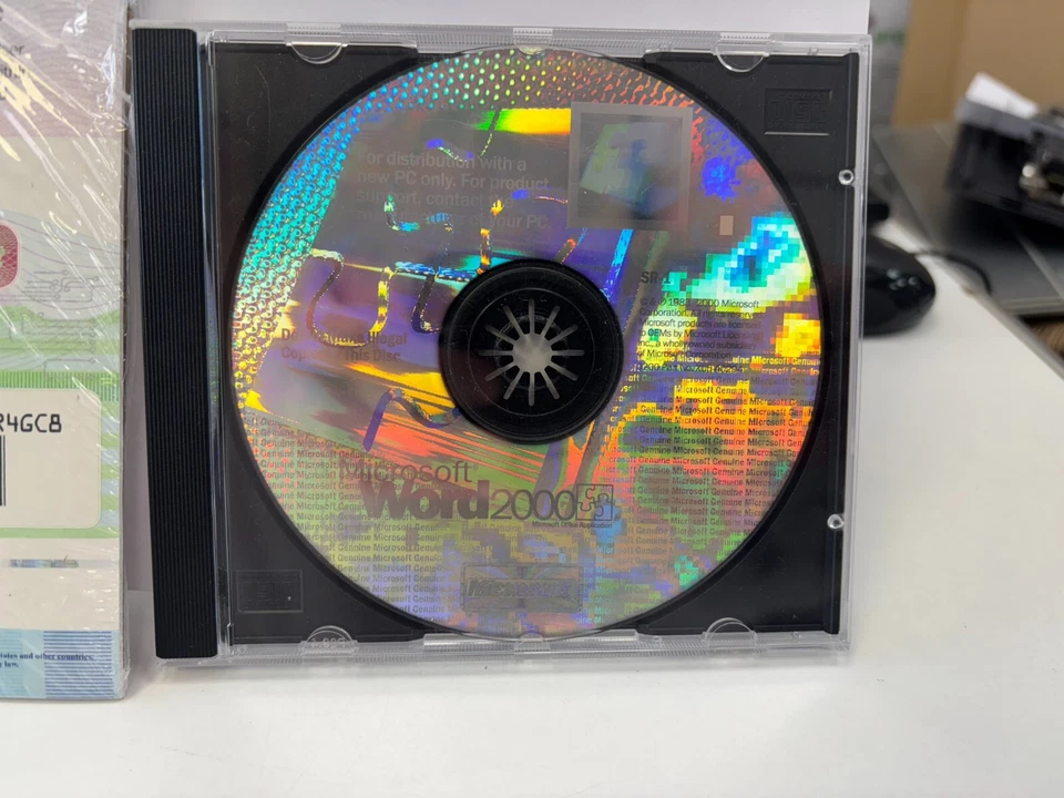 Discovering Microsoft Word 2000 OEM Software - CD & Licence Key - Image 2 of 3