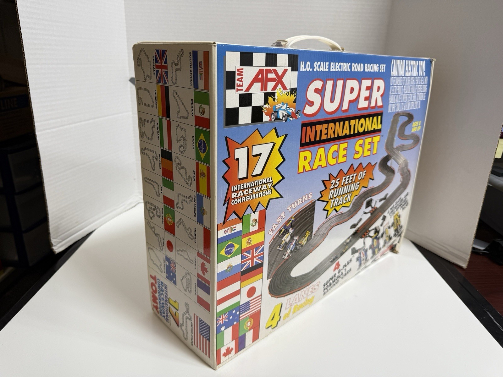 SLOT CARS TOMY TEAM AFX SUPER INTERNATIONAL RACE SET HO SCALE ROAD RACING