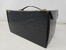 Lot of 9 NES Games w/ Storage Case &ndash; Super Mario Galaga DuckTales Adventure