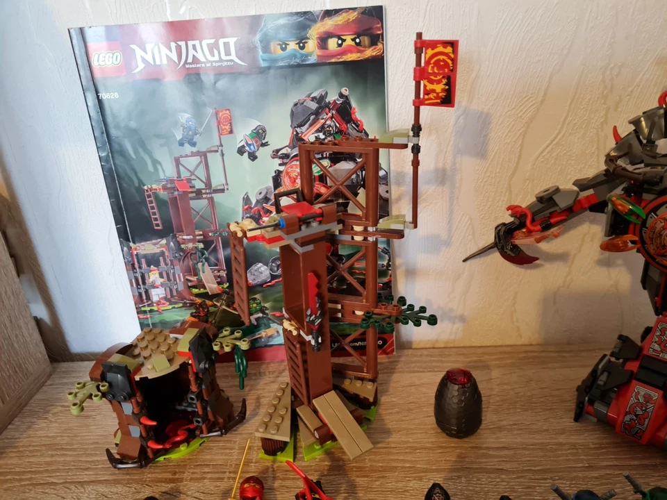LEGO Ninjago 70626 Dawn of Iron Doom, Foto 2 von 5