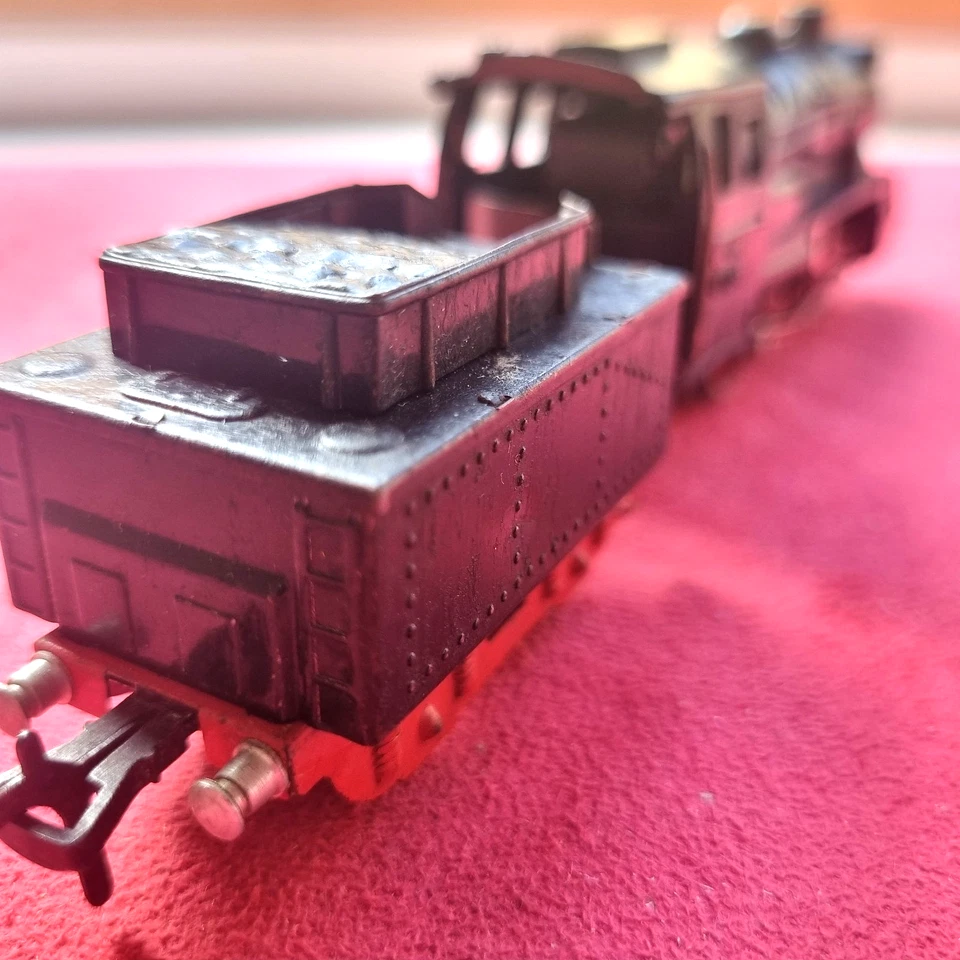 FLEISCHMANN VINTAGE GERMAN 0-4-0 STEAM LOCO WITH TENDER #1954 (UNBOXED) HO - Image 2 of 4