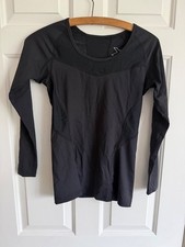 Women's Black 2XU Compression Long Sleeve Base Layer Top. Size Medium.