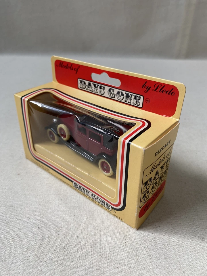 Veículo de carro fundido modelo Lledo Days Gone Burgundy Rolls Royce na caixa - Imagem 3 de 4