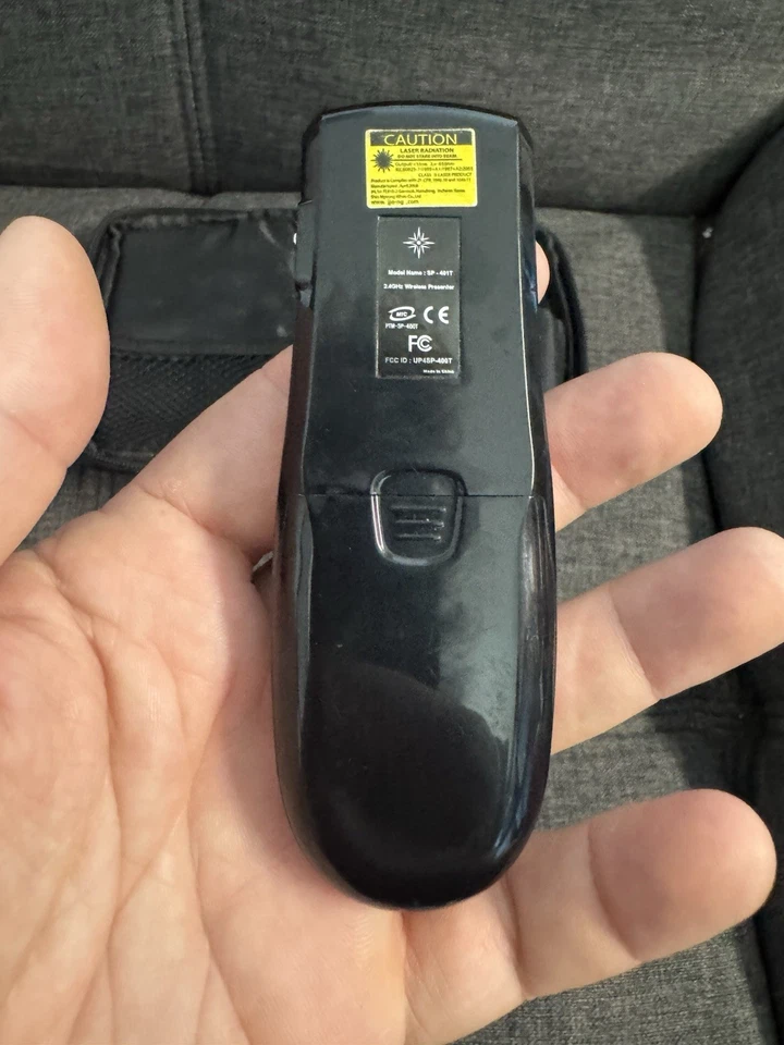 Satechi Smart Pointer Pro SP401T Chrome 2.4Ghz Wireless Presenter Remote - Image 3 of 4