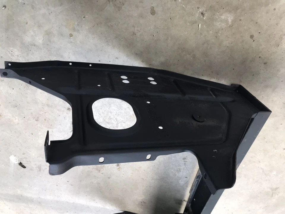 Oldsmobile Starfire Jetstar 1963 radiador inferior soporte Ninety Eighty Eight 98 Foto 3 de 4