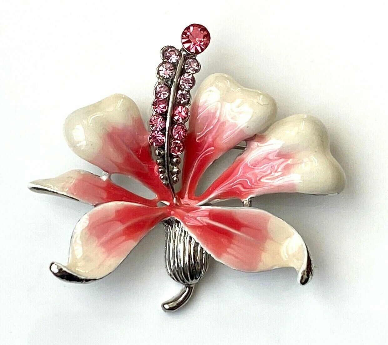 Broche fleur rose rétro pour sublimer une veste de tailleur chic - 2