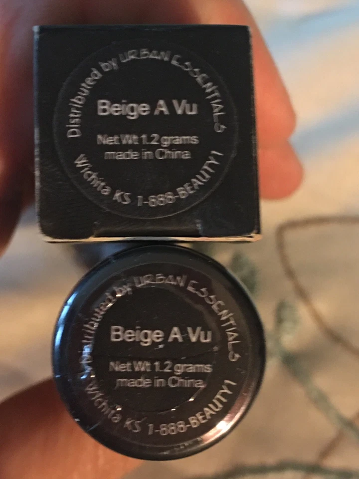 New Urban Essentials Tap N Glow Mineral Loose Powder Foundation Beige A Vu NIB - Image 3 of 3