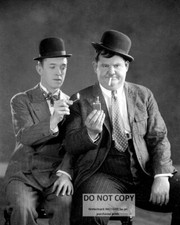 STAN LAUREL & OLIVER HARDY LEGENDARY COMEDY TEAM - 8X10 PUBLICITY PHOTO (OP-293)