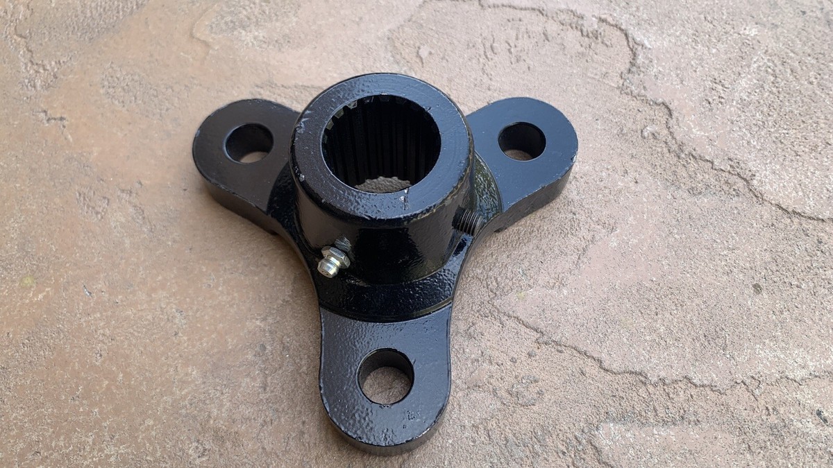 Bush Hog Spider yoke with 1 3/8