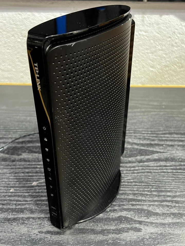 TP-Link TC-W7960 Wireless N DOCSIS 4Port USB3.0 Cable 300Mbps Modem Router - Image 3 of 4