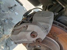 03 Mercedes E500 Front Brembo Brake Caliper Set Pair Oem Used 03 Mercedes E500 Front Brembo Brake Caliper Set Pair Oem Used