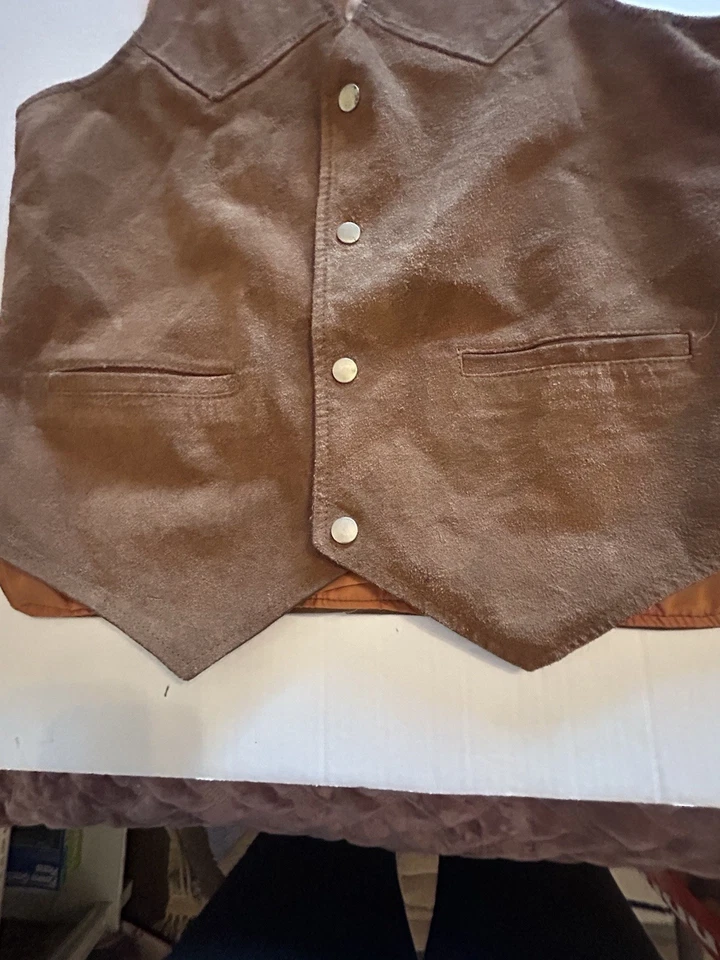 De Colección Sheplers Partners Hombres 42/L Chaleco Occidental Marrón Gamuza A Presión Vaquero Rancho Rodeo Foto 4 de 4