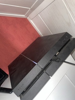 Sony PlayStation 4 500GB Spielkonsole - Schwarz (CUH-1004A)