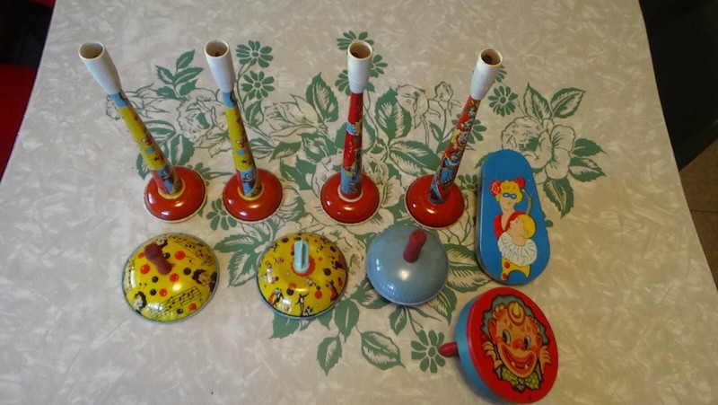 4 Vintage Tin Metal Horn Noisemaker New Years Eve Party 9" &  other Noisemakers