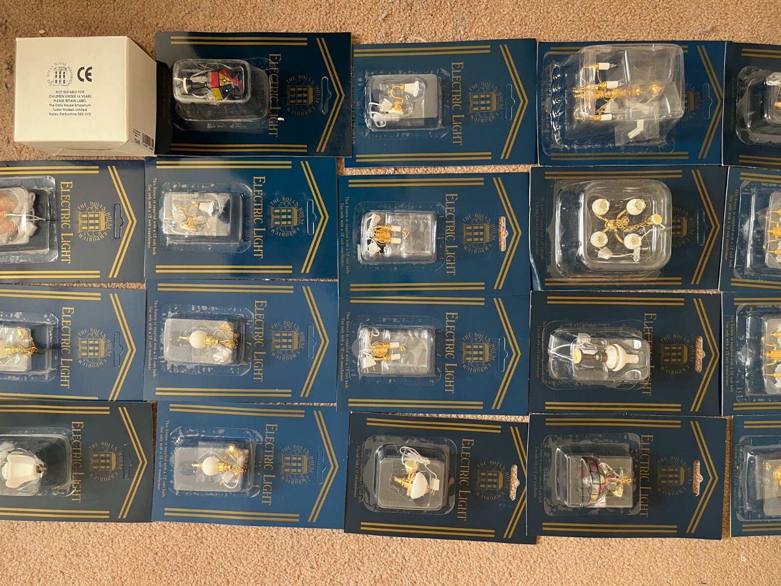 Dolls House Emporium boxed dolls house. Cadogan Gardens with electric