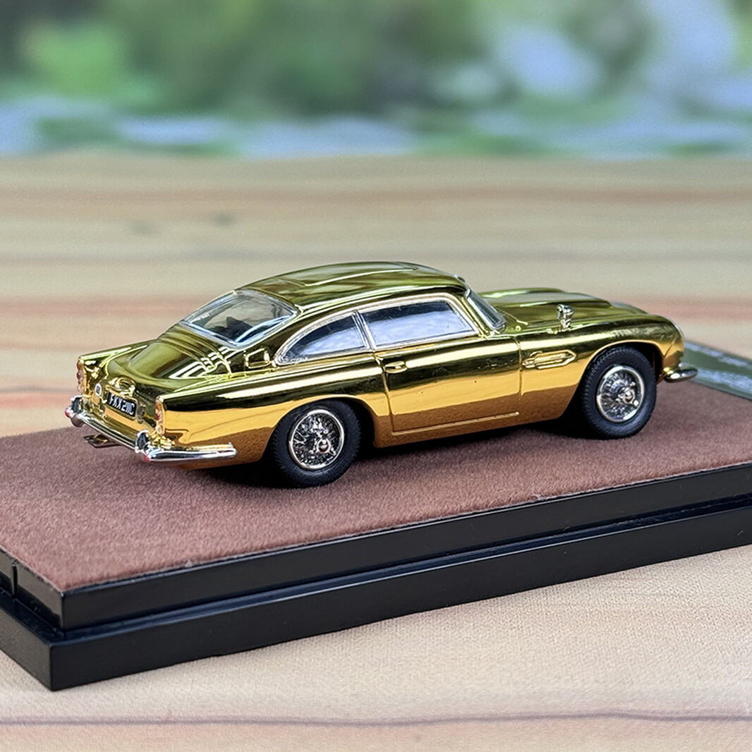XiaoGuang Model 1/64 Scale Aston Martin DB5 Gold Diecast Car Model