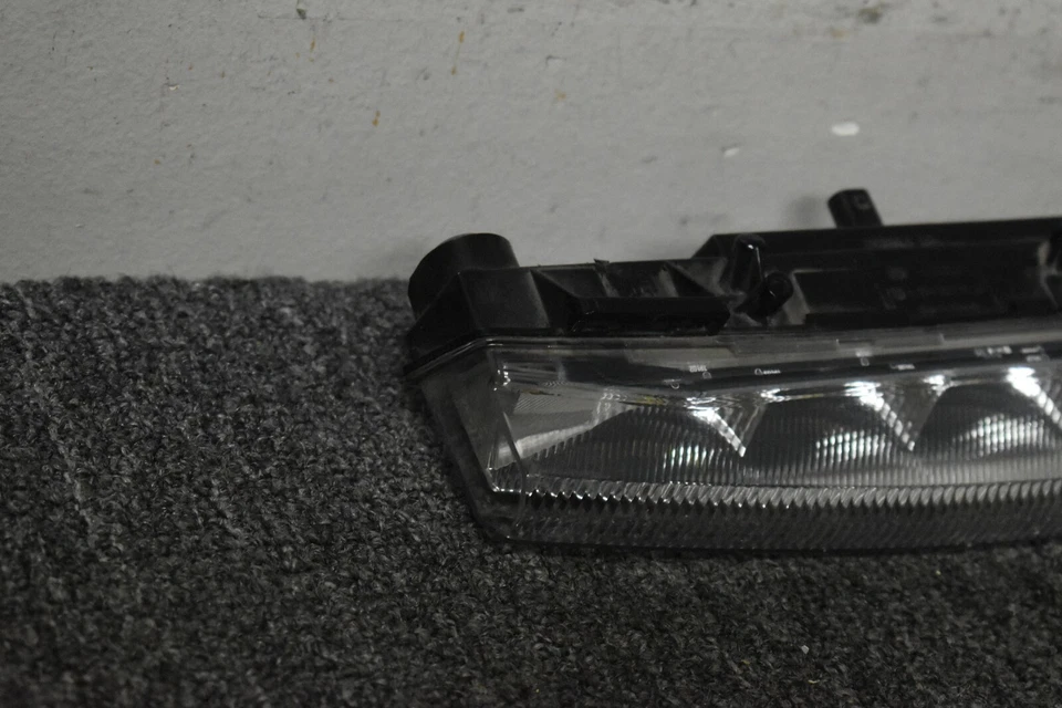 Mercedes Benz SLK 350 2012-2016 base luz de circulación diurna OEM de fábrica Foto 2 de 4