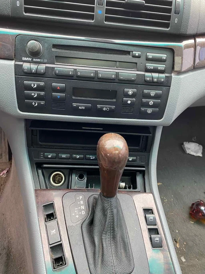 Medidor de flujo de aire de inyección de combustible usado se adapta a: BMW 330I 2003 3,0 grado A Foto 2 de 4