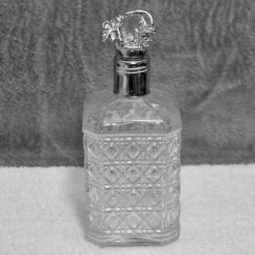 Small Clear Glass Wine Decanter with Stopper - Picture 1 of 3