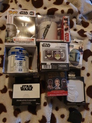 Star Wars Merchandise Bundle, Funko Pop 402, Mug/Tassen, Playing Cards usw ....