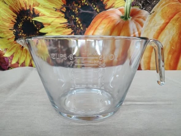 Pampered Chef 8 Cup 64 Oz 2 Liters Heavy Glass Measuring Cup Mixing Batter Bowl